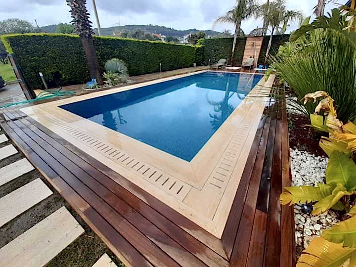 Çeşme Villa Havuzu