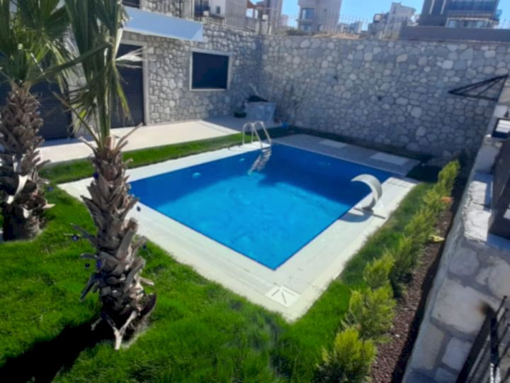 İlhan Bey ( Villa Havuzu) Karaburun- Mordoğan
